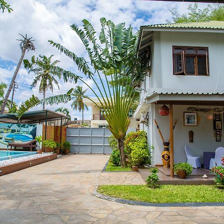 Saadani Tourist Center - Hostel Dar es Salaam Exterior photo