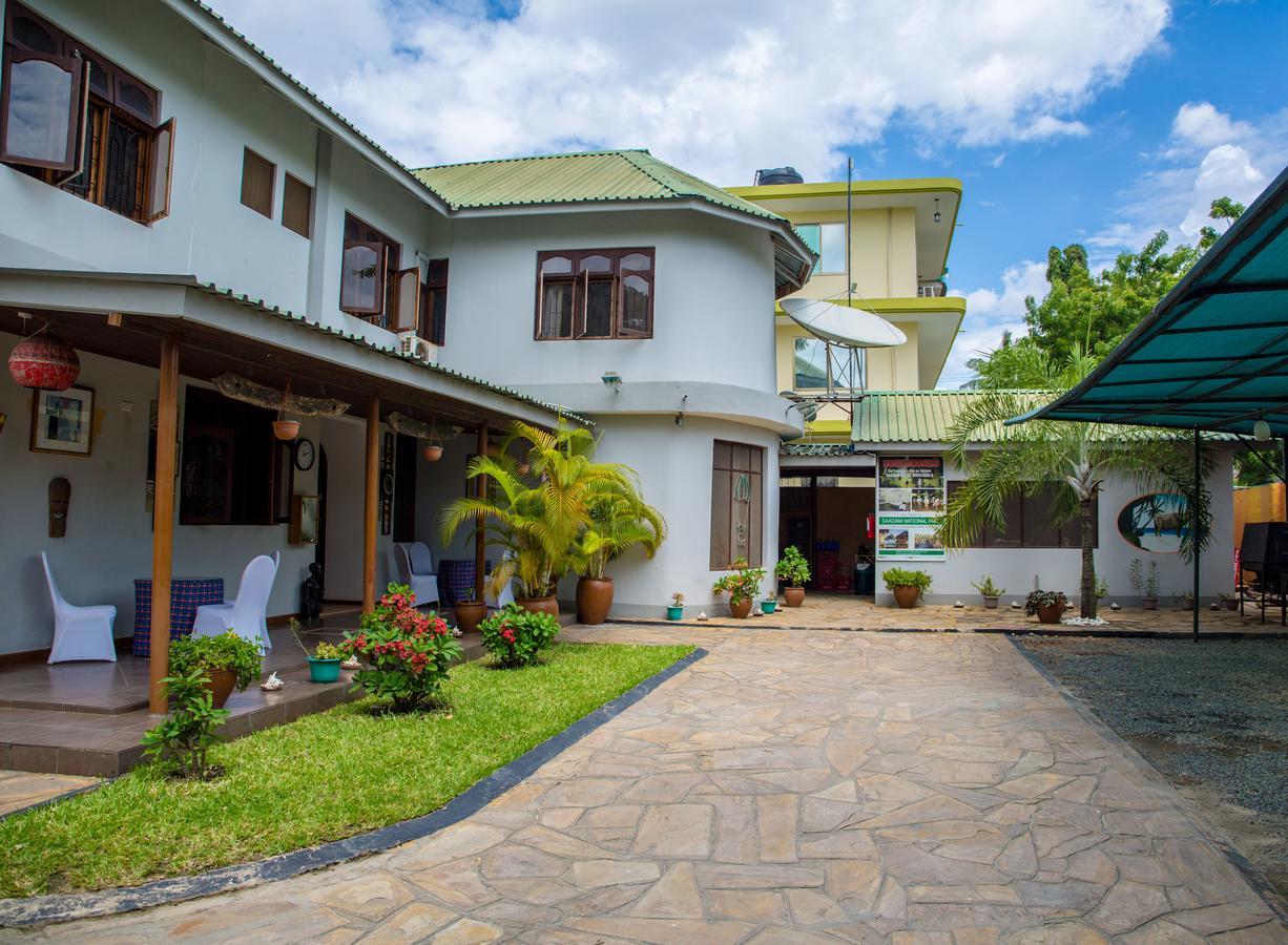 Saadani Tourist Center - Hostel Dar es Salaam Exterior photo
